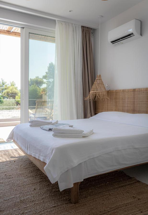 Arion Seaside Suites Paleros エクステリア 写真