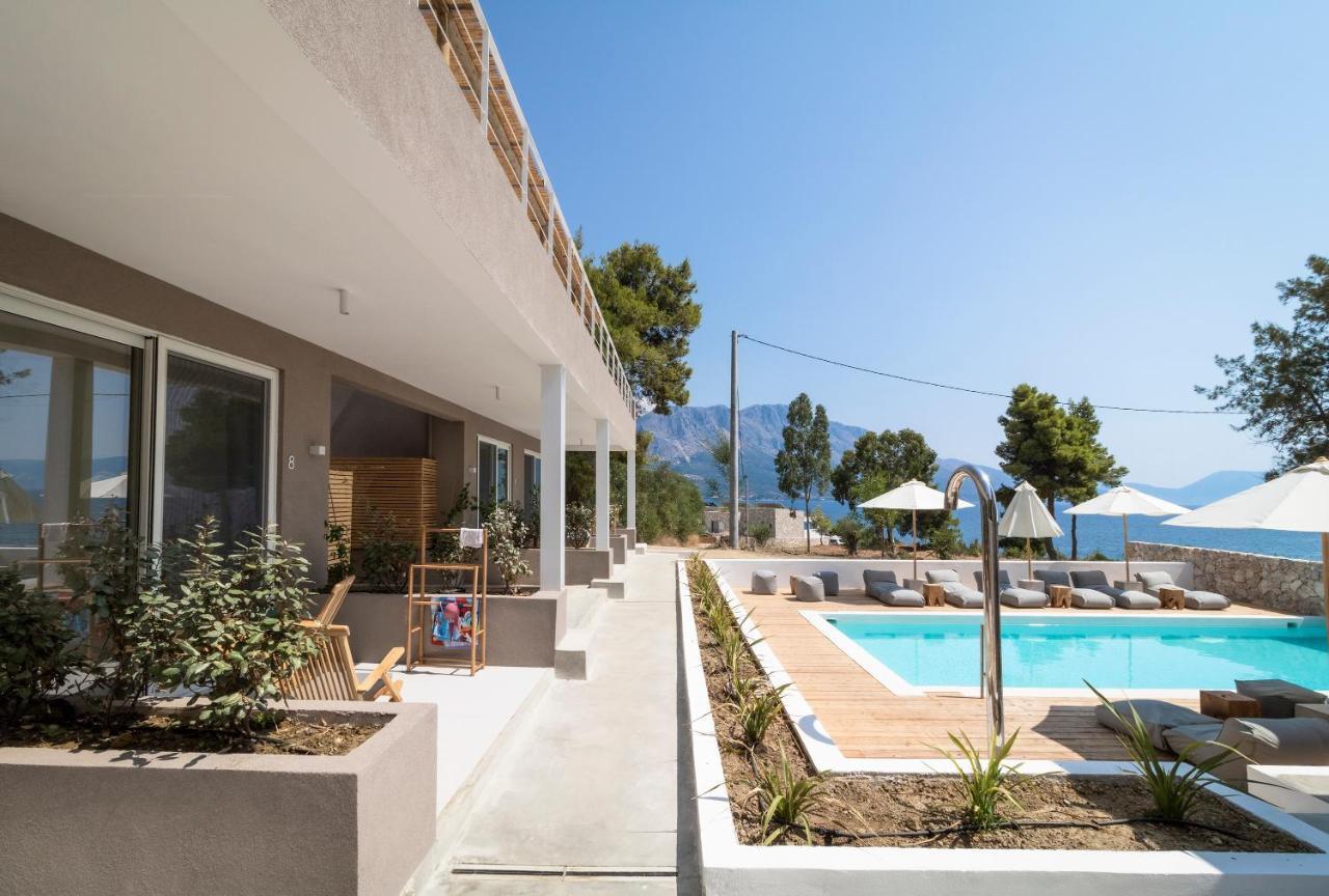 Arion Seaside Suites Paleros エクステリア 写真