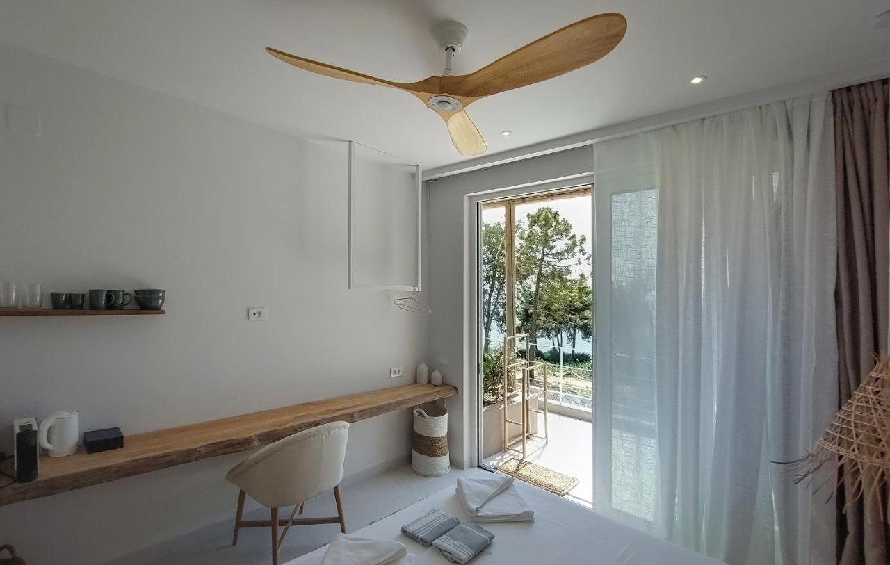 Arion Seaside Suites Paleros エクステリア 写真