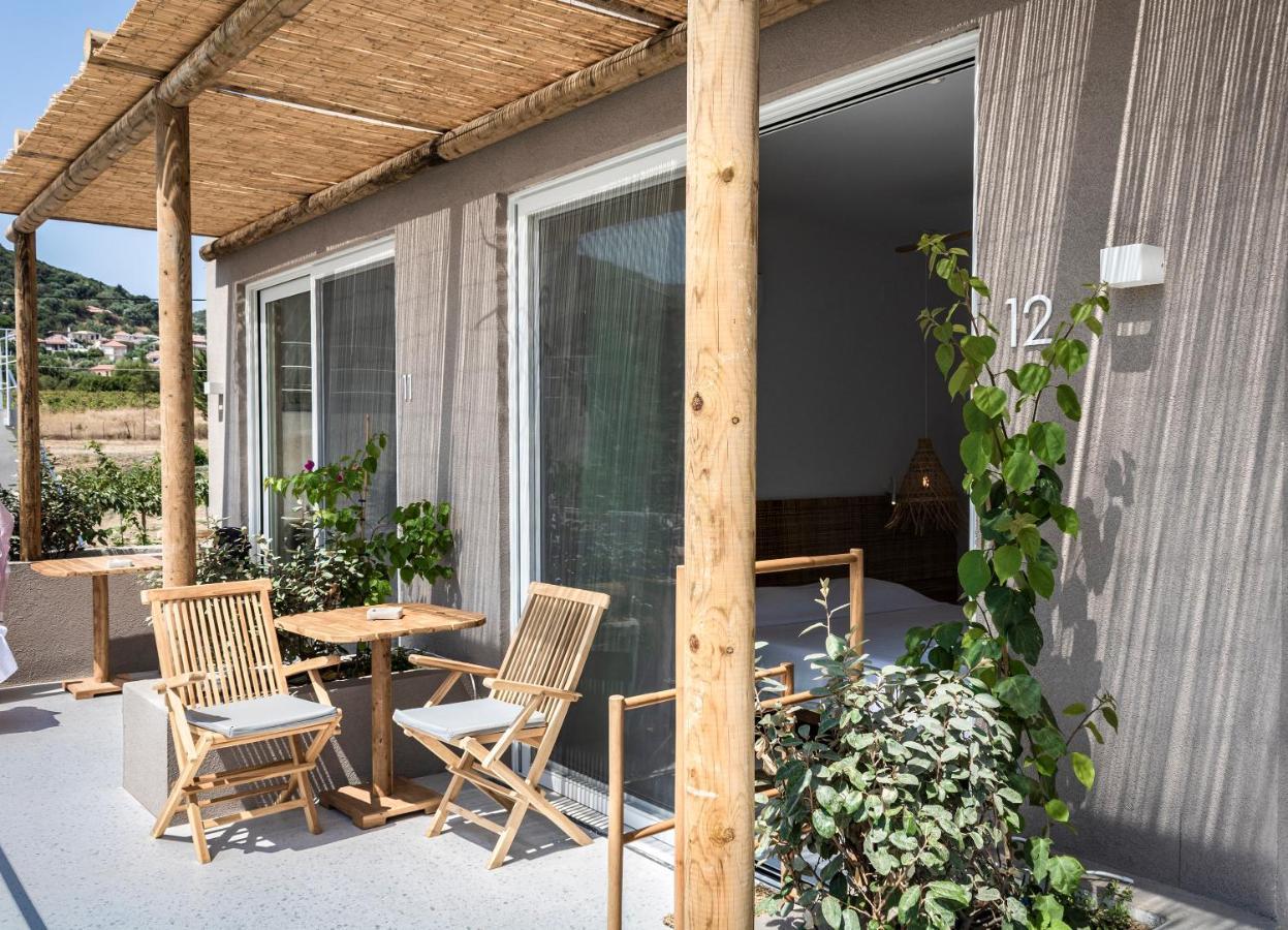 Arion Seaside Suites Paleros エクステリア 写真