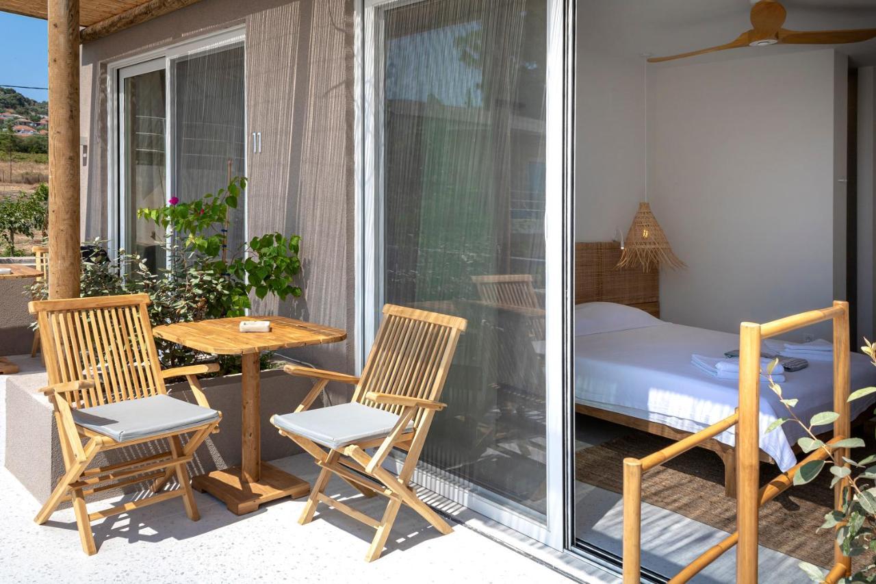 Arion Seaside Suites Paleros エクステリア 写真